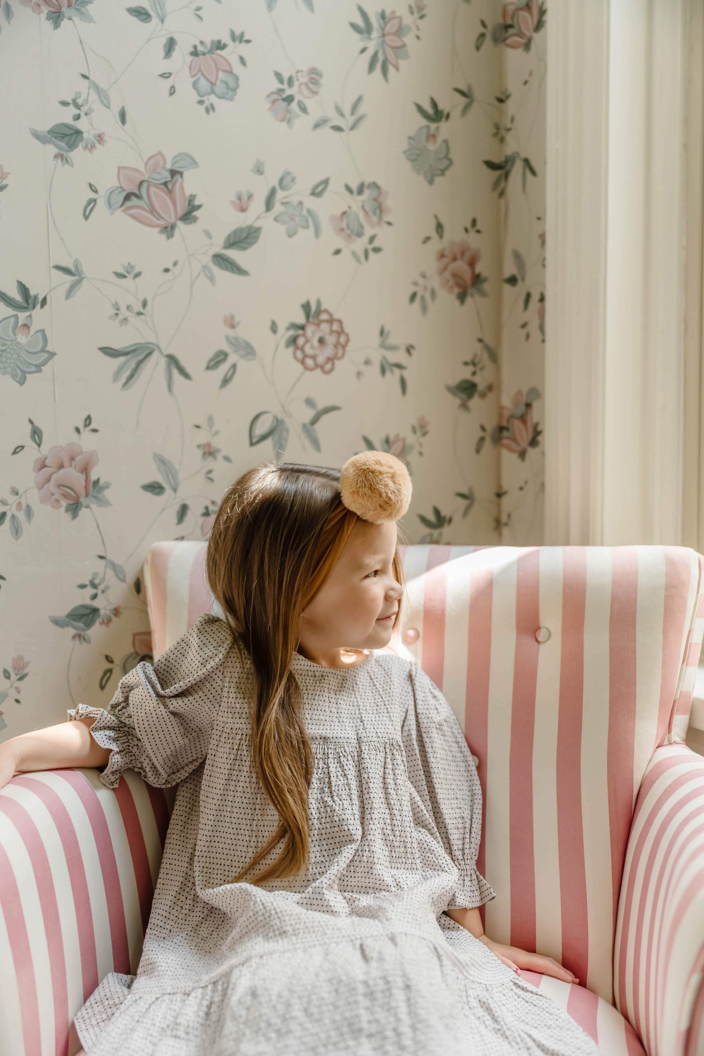 LUXE FUR POM: oatmeal