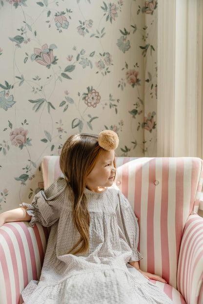 LUXE FUR POM: oatmeal