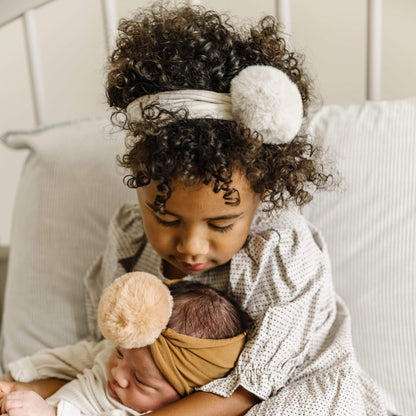 LUXE FUR POM: oatmeal