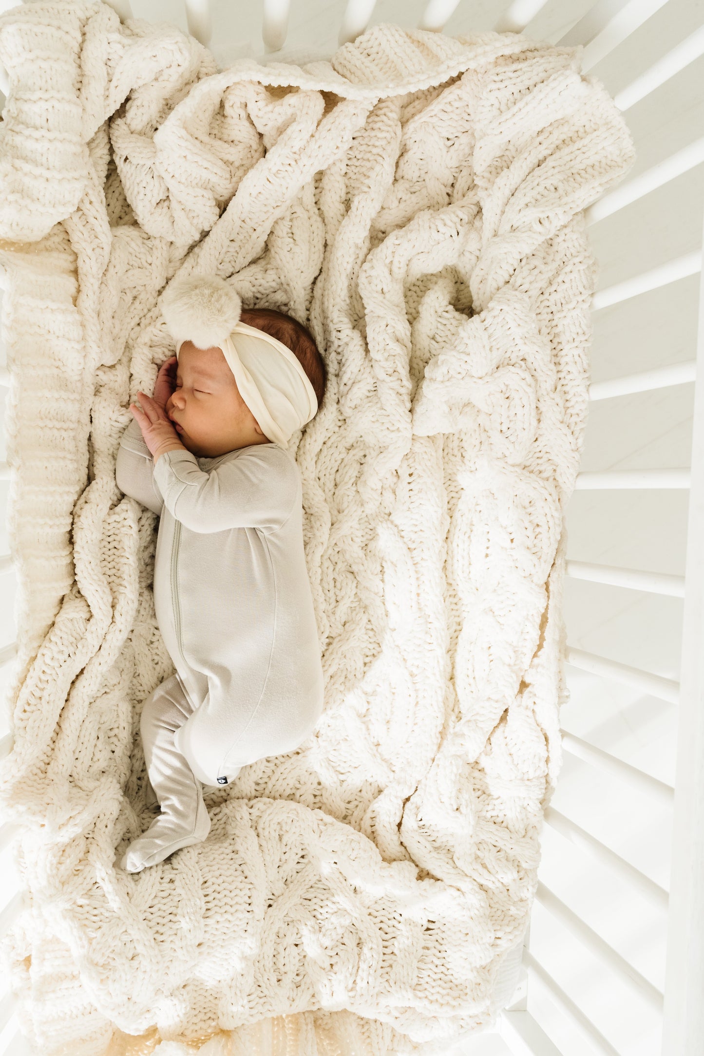 LUXE FUR POM: oatmeal