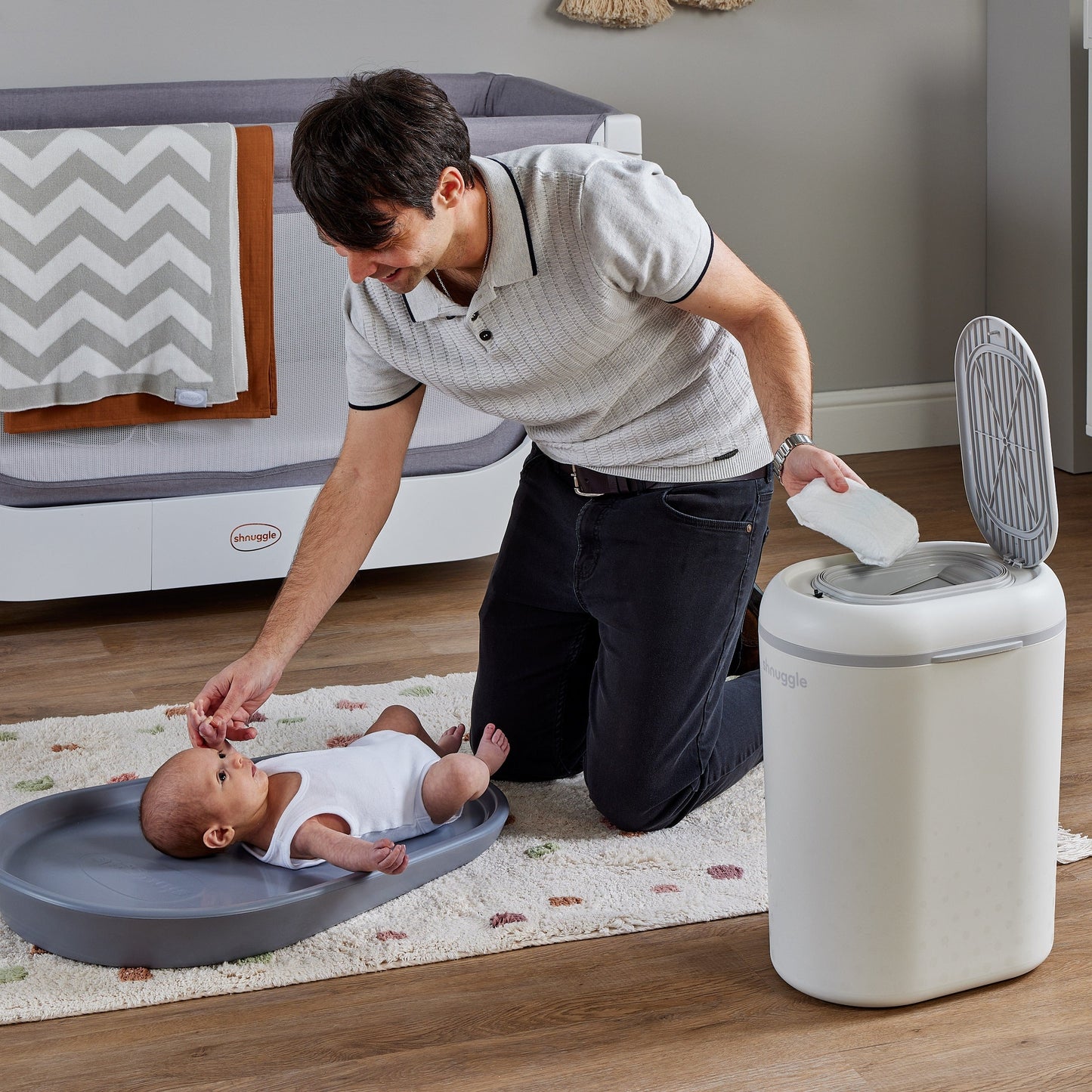 Shnuggle Eco-Touch Nappy Bin Diaper Pail + 30 Better Bag Liners