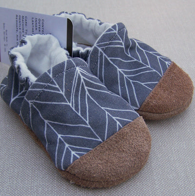 Snow and Arrows Cotton Slippers - Grey Feather