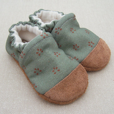 Snow and Arrows Cotton Slippers - Appleseed